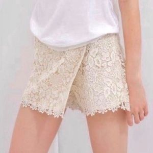 ZARA Basic Crochet Ivory Skort - Size: S